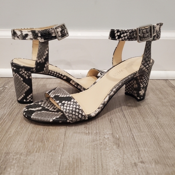 NEW Nine West Pixel Block Heel Python Print Sandal - Picture 2 of 7